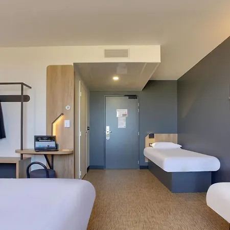 Hotel Croix Blandin 3*