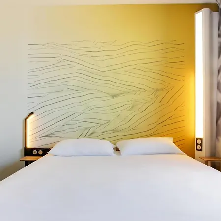Hotel Croix Blandin 3*