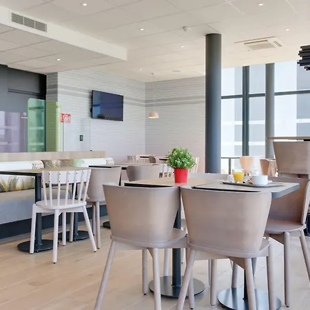 Hotel Croix Blandin 3*