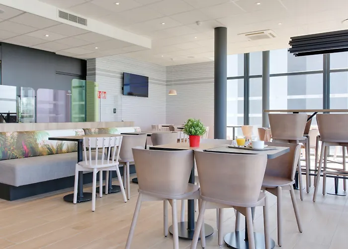 Hotel Croix Blandin 3*